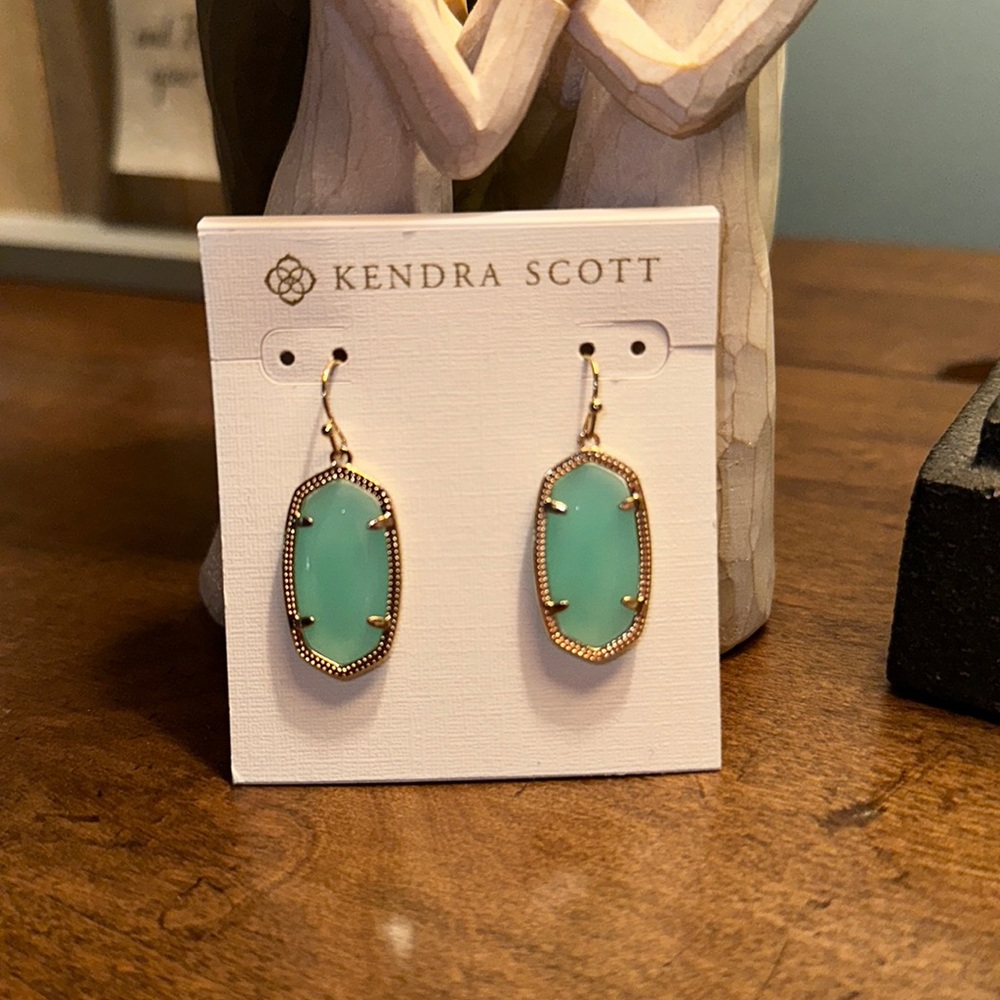 Kendra Scott earrings (Dani) NEW! Never worn
